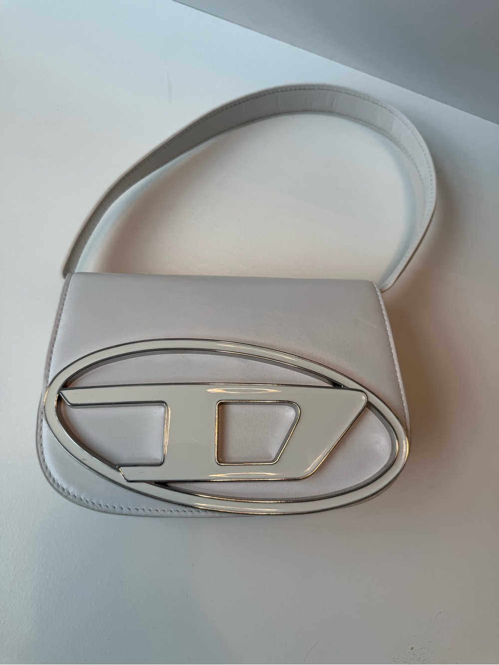 Diesel White Shoulder Bag with Oval Front Emblem - Picture 4 of 6
